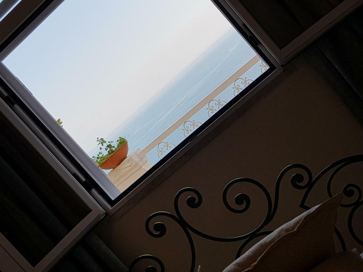 La Limonaia E La Praia Praiano Bagian luar foto