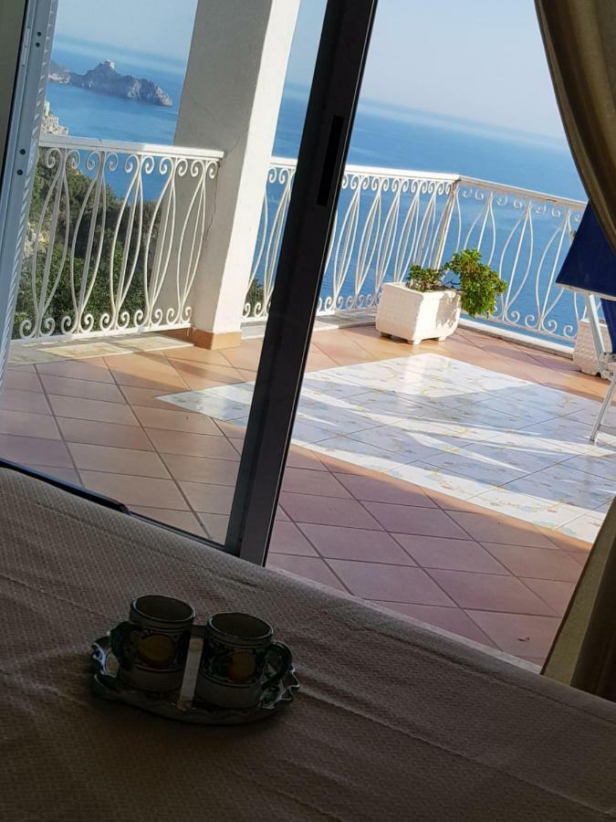 La Limonaia E La Praia Praiano Bagian luar foto